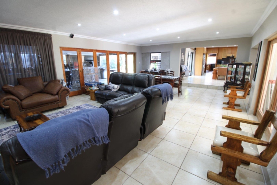 6 Bedroom Property for Sale in Doringkruin North West